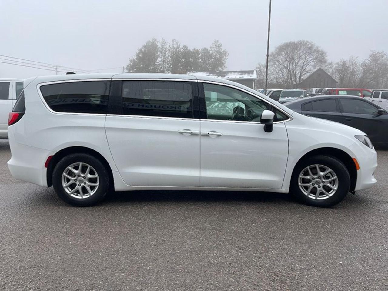 2022 Chrysler Grand Caravan SXT Photo