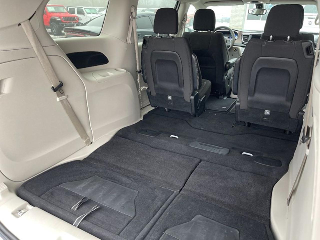 2022 Chrysler Grand Caravan SXT Photo