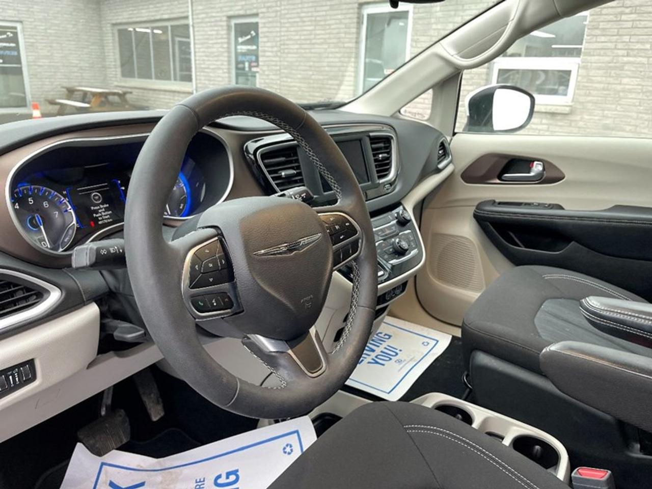 2022 Chrysler Grand Caravan SXT Photo