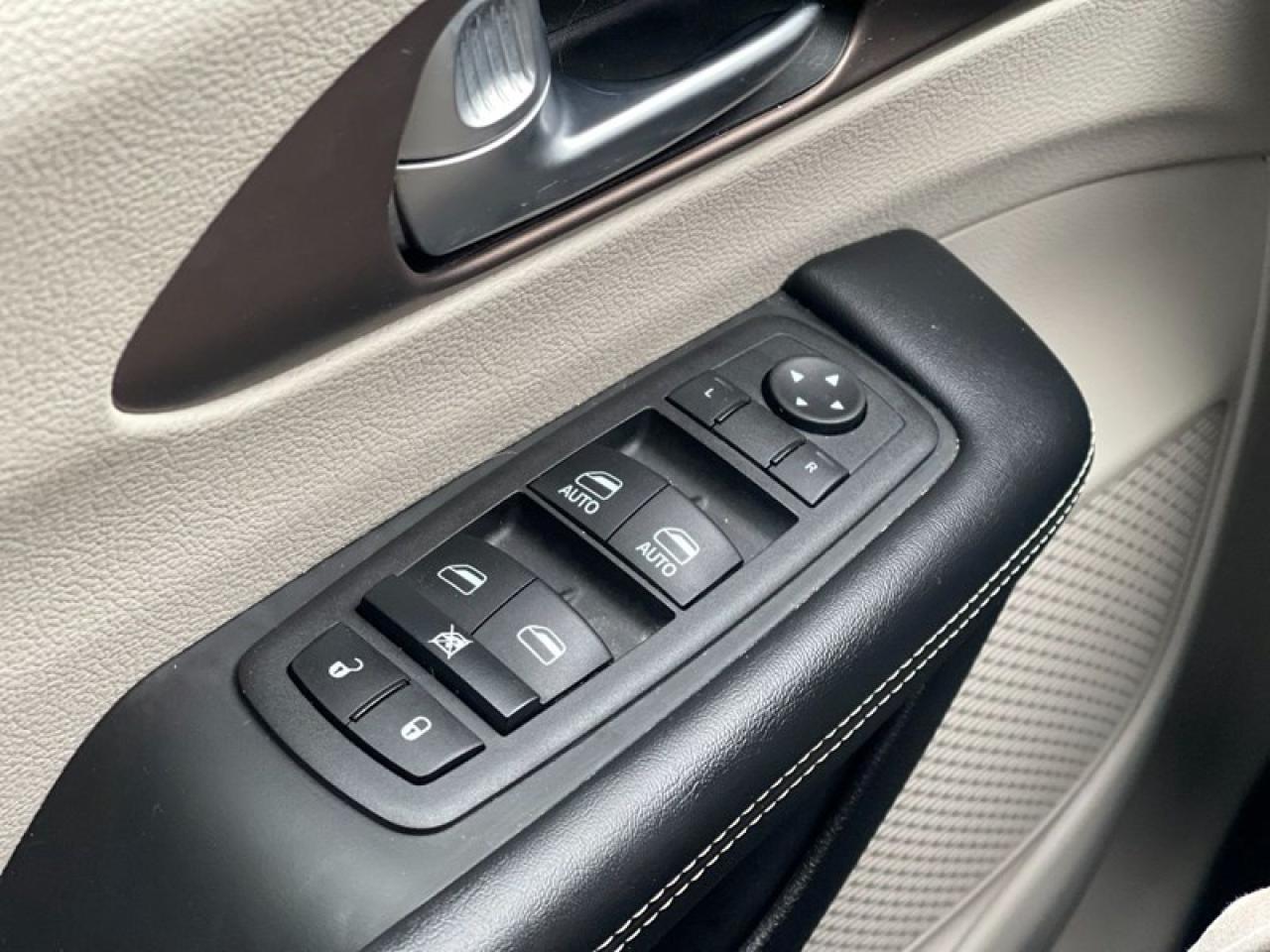 2022 Chrysler Grand Caravan SXT Photo