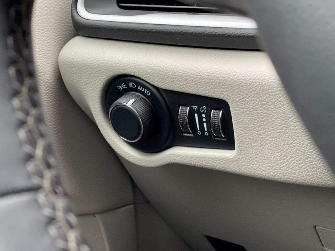 2022 Chrysler Grand Caravan SXT Photo