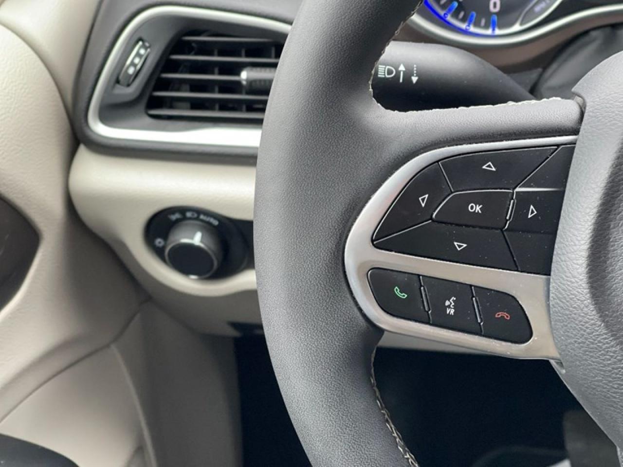 2022 Chrysler Grand Caravan SXT Photo