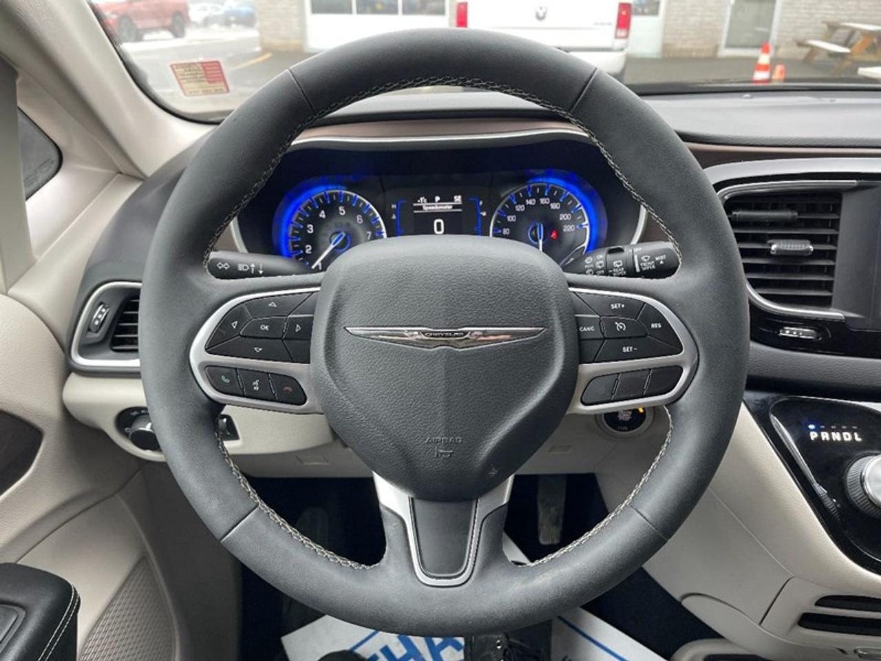 2022 Chrysler Grand Caravan SXT Photo
