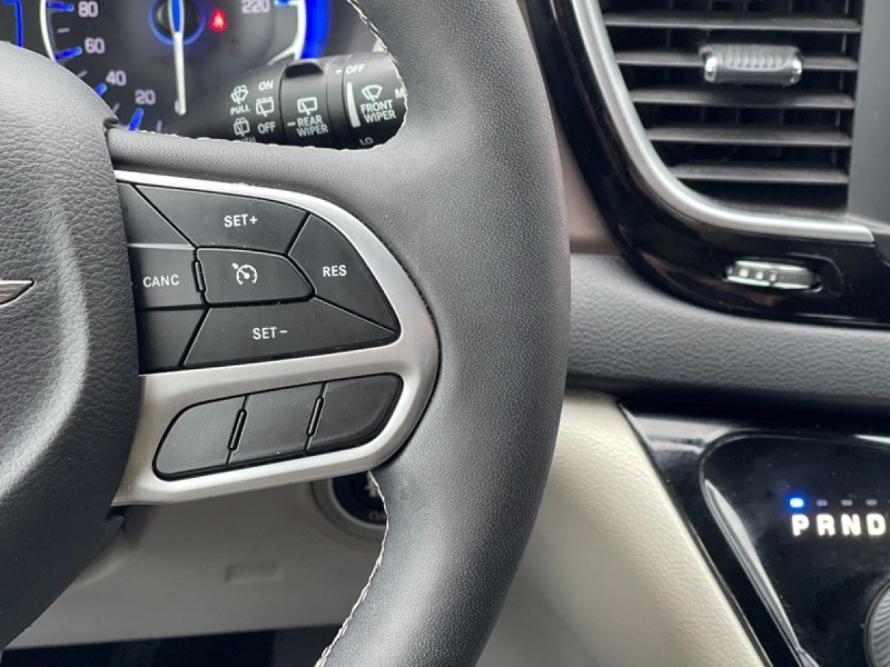 2022 Chrysler Grand Caravan SXT Photo