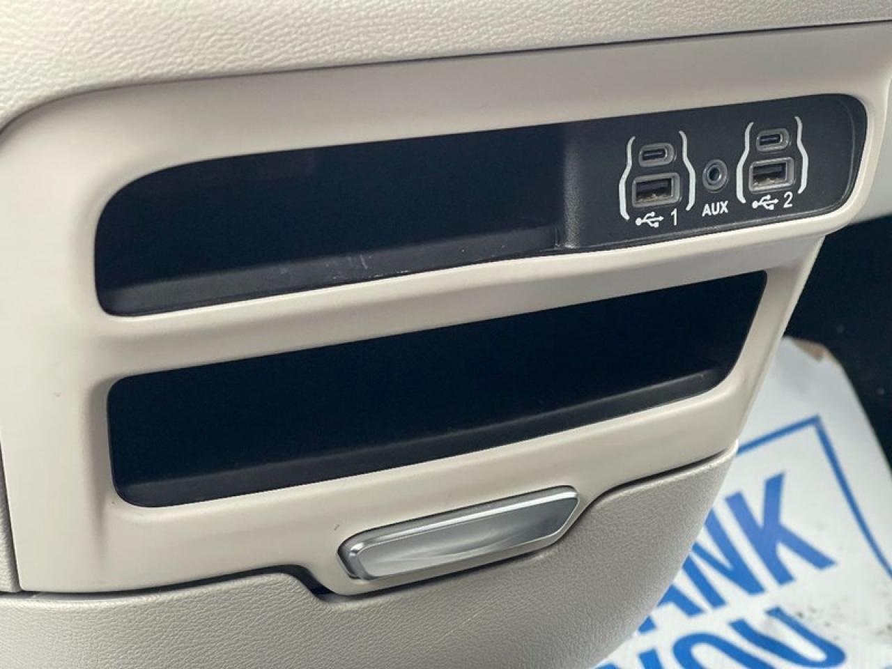 2022 Chrysler Grand Caravan SXT Photo