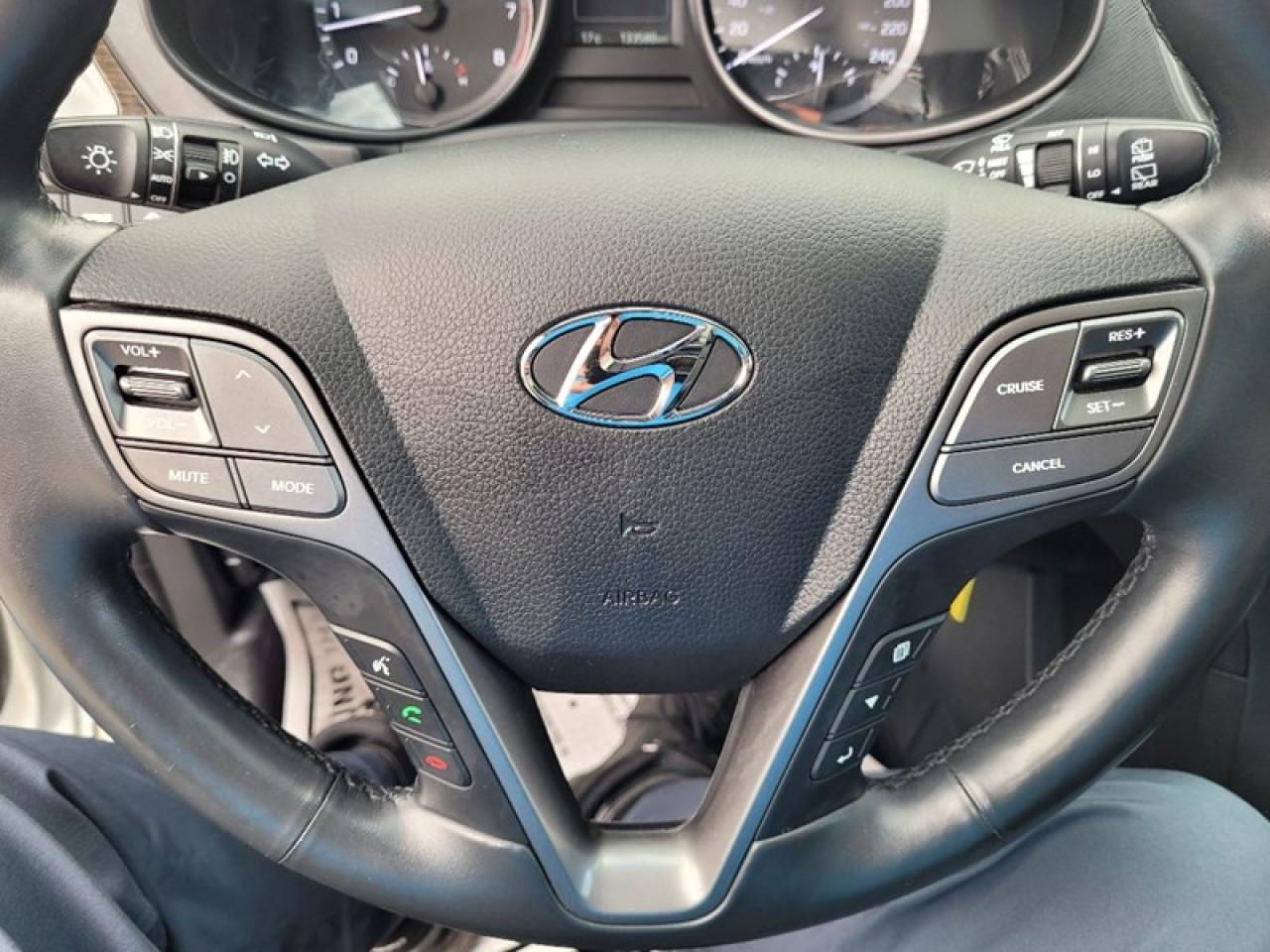 2017 Hyundai Santa Fe Sport 2.4 Photo