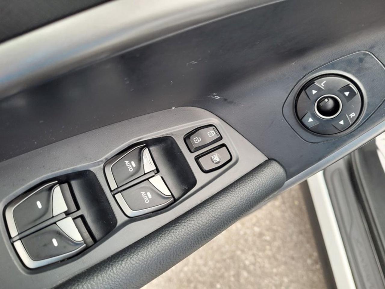 2017 Hyundai Santa Fe Sport 2.4 Photo
