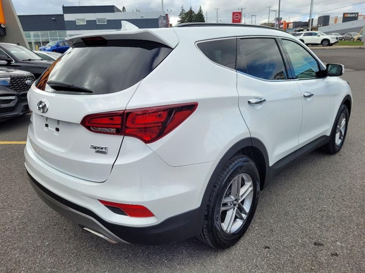 2017 Hyundai Santa Fe Sport 2.4 Photo