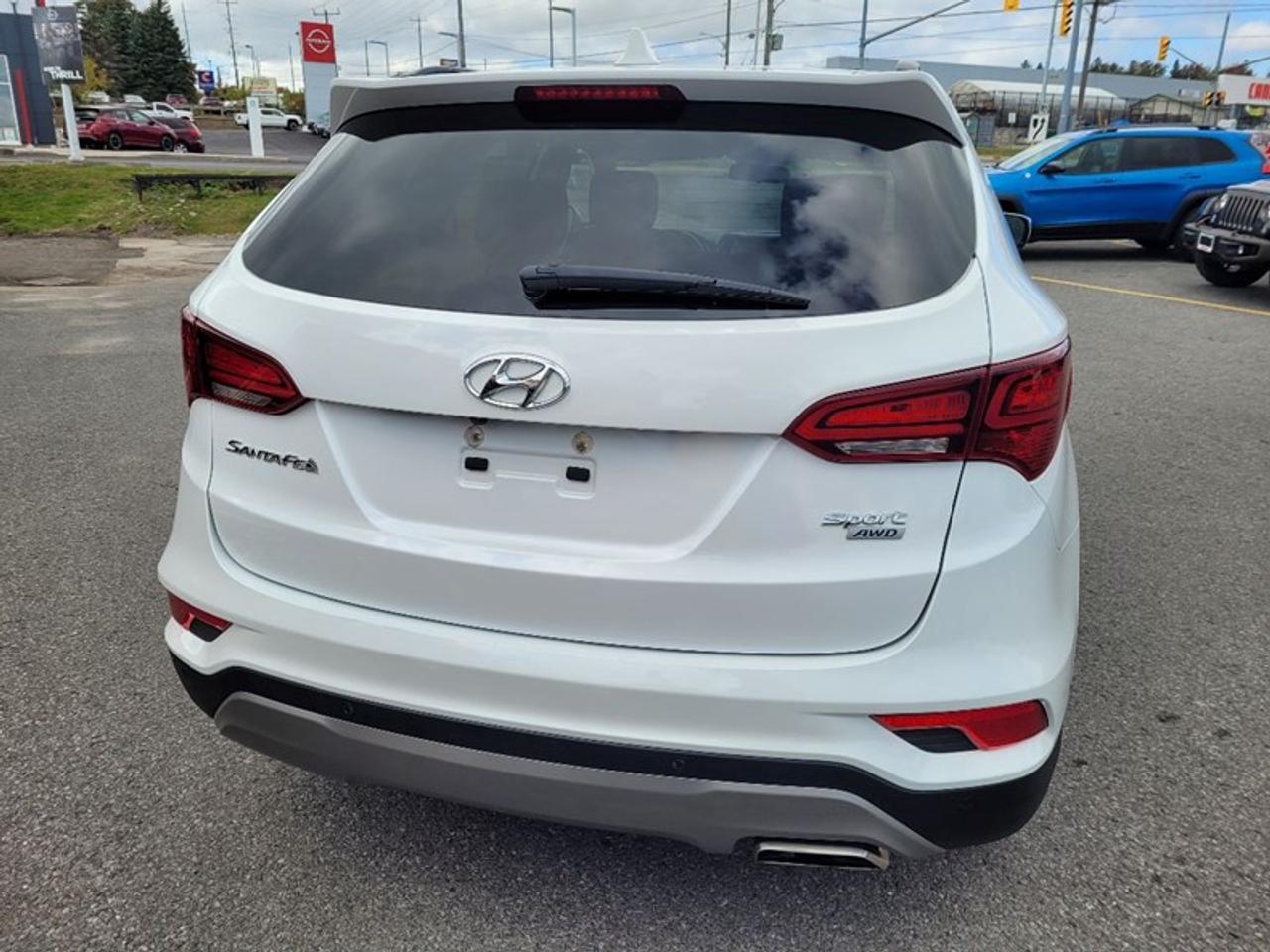 2017 Hyundai Santa Fe Sport 2.4 Photo