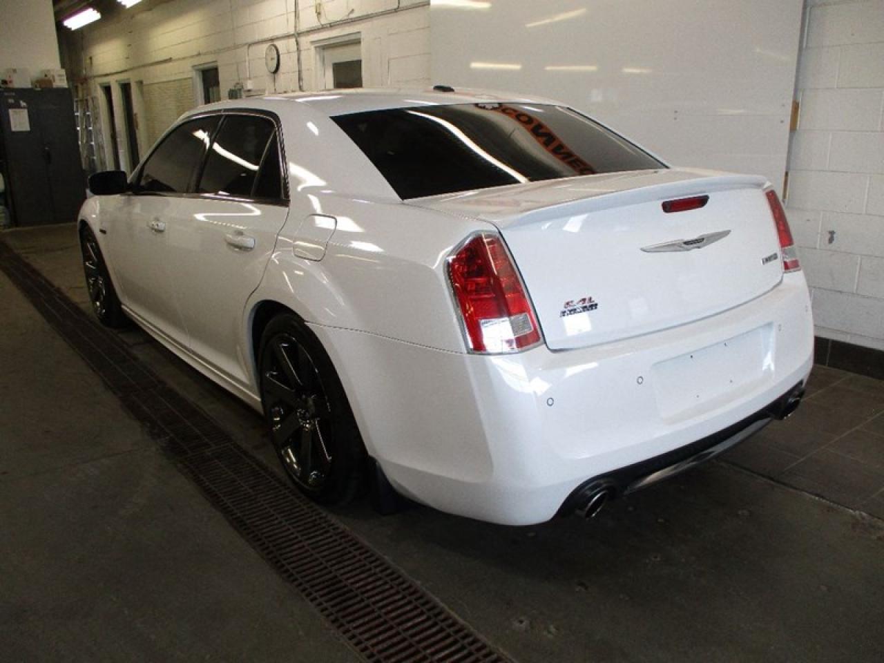 2013 Chrysler 300 SRT8 Photo