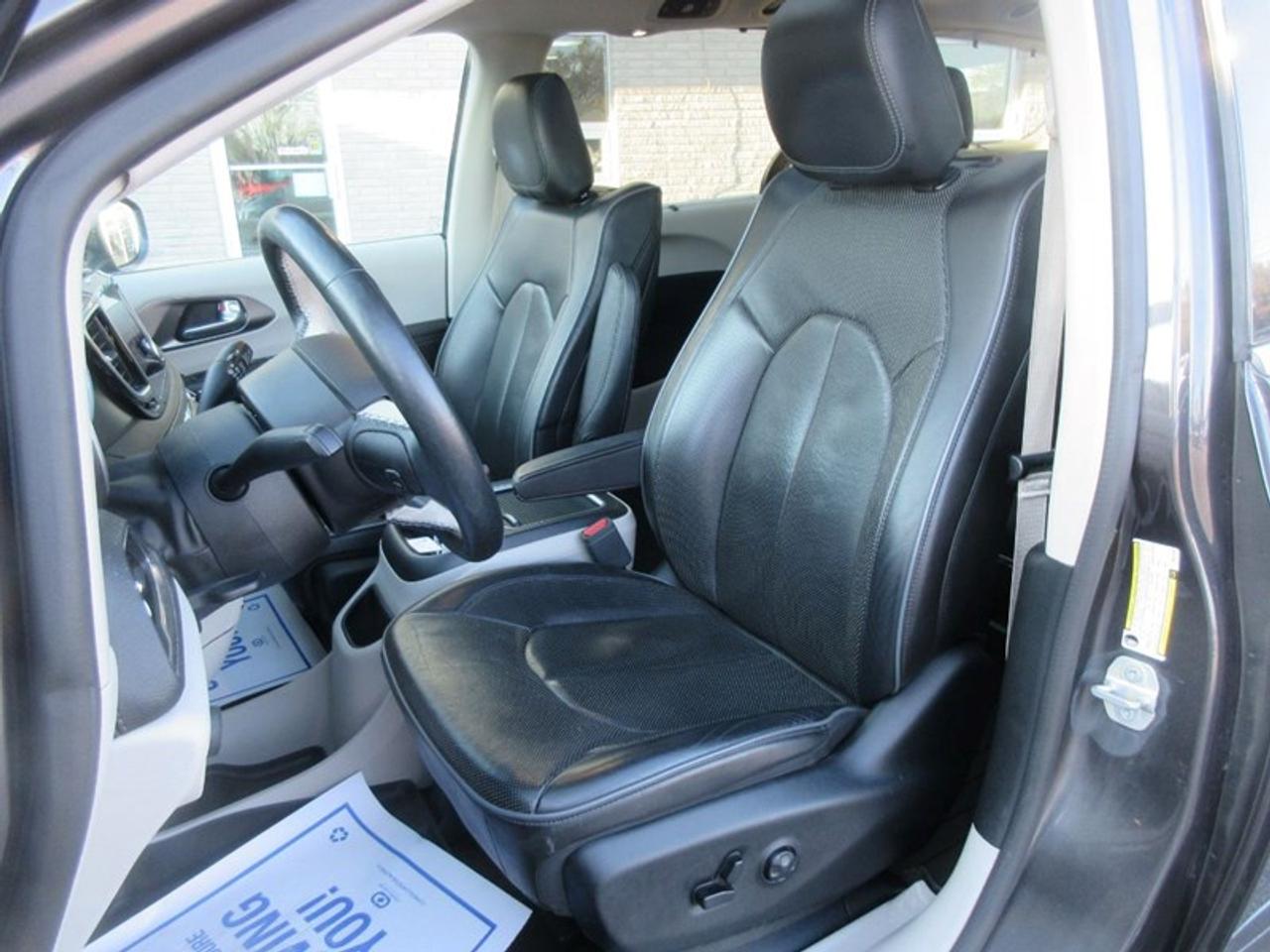 2019 Chrysler Pacifica Limited Photo