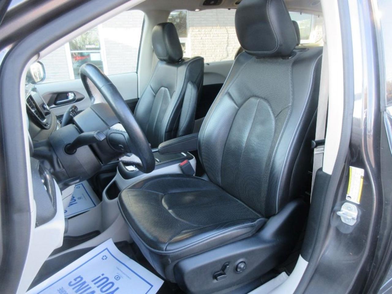 2019 Chrysler Pacifica Limited Photo