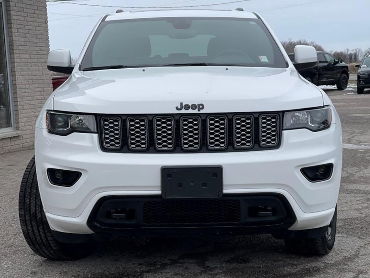 2021 Jeep Grand Cherokee Altitude Photo1