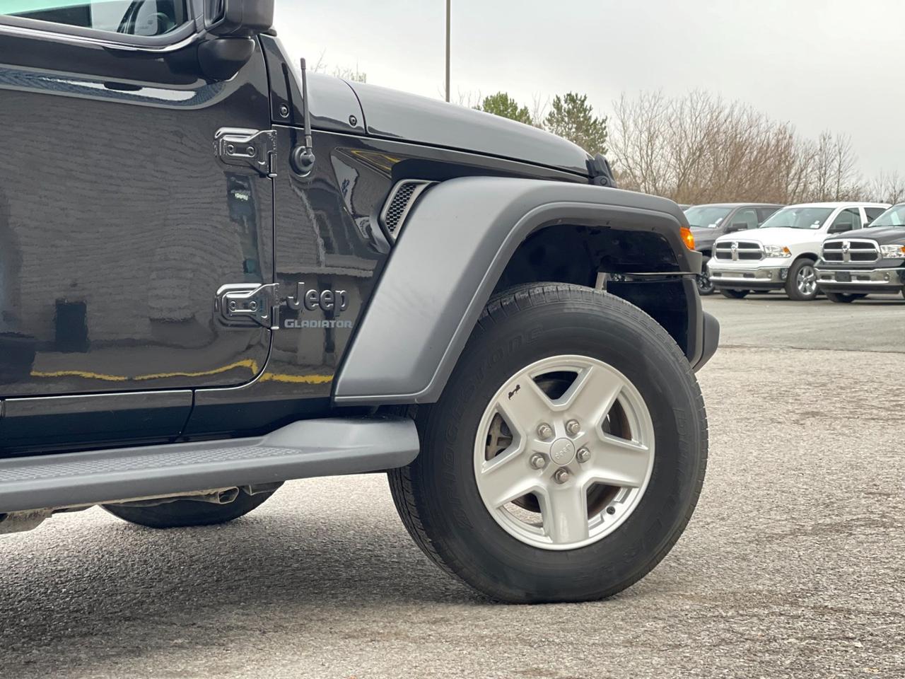 2020 Jeep Gladiator SPORT Photo