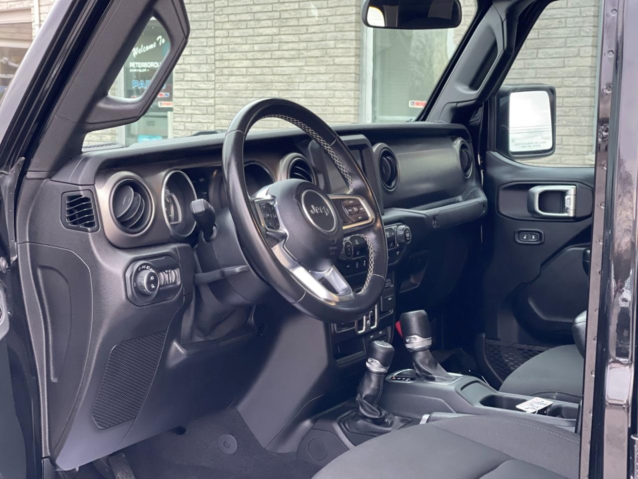 2020 Jeep Gladiator SPORT Photo