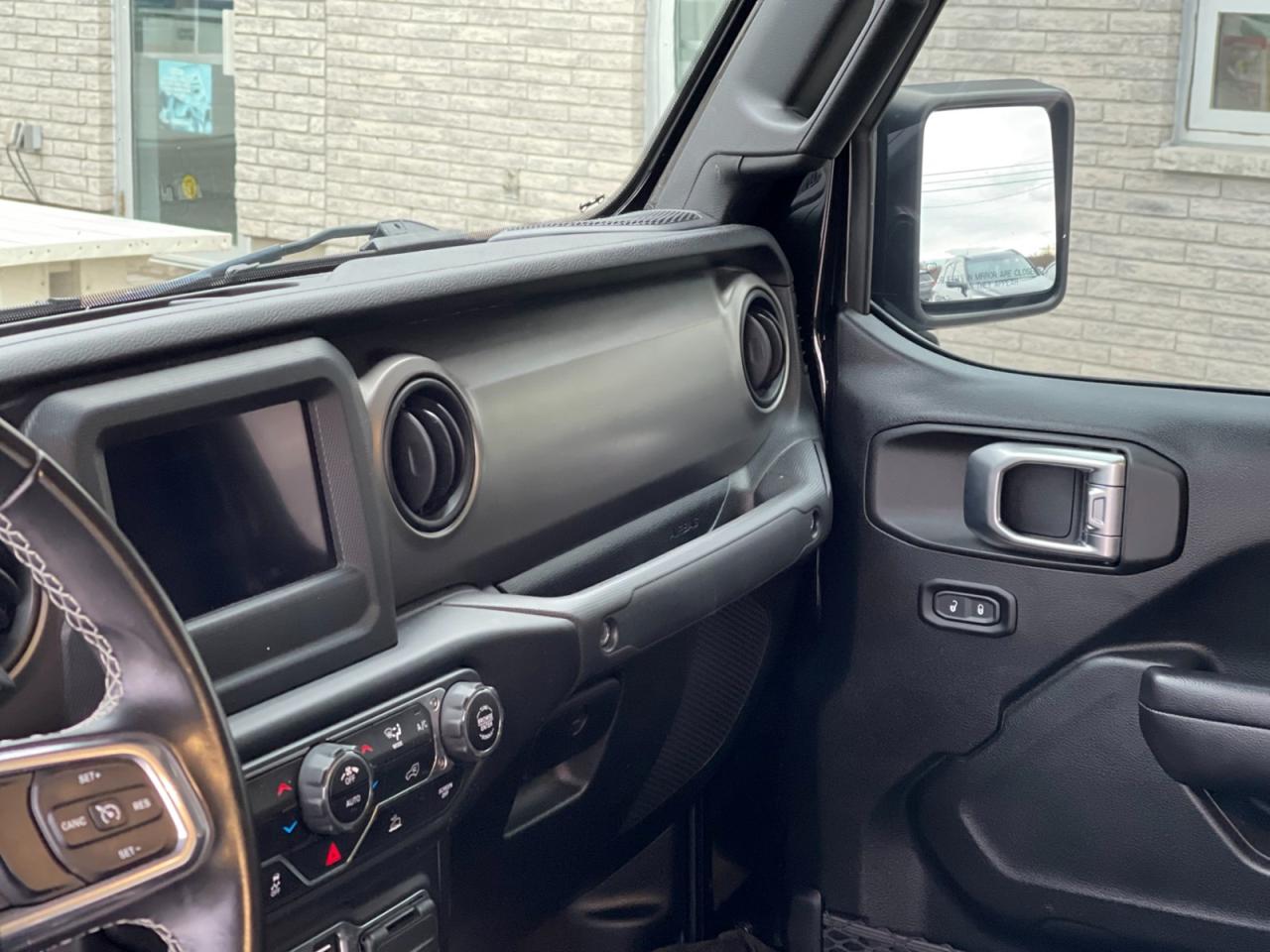 2020 Jeep Gladiator SPORT Photo