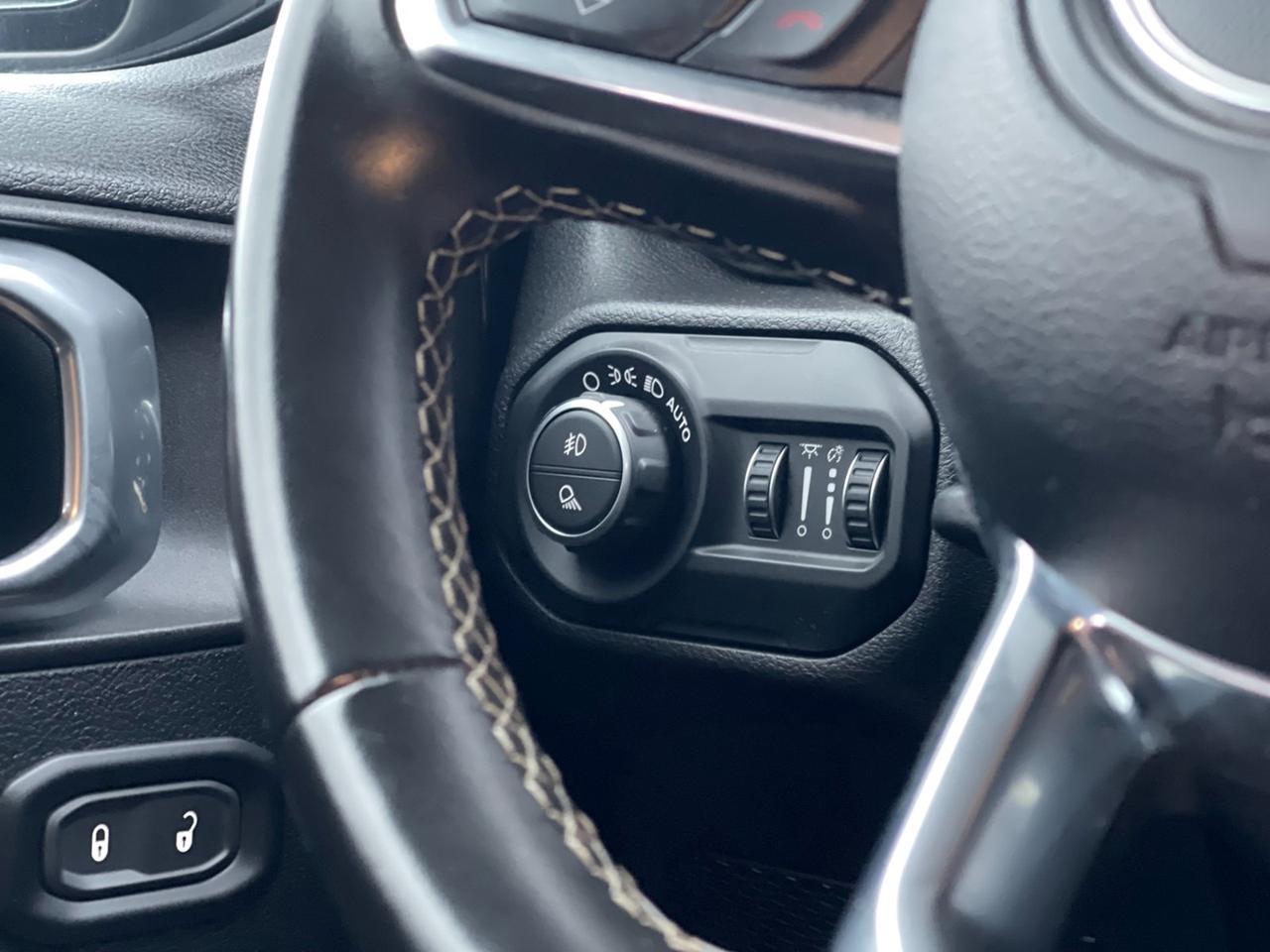 2020 Jeep Gladiator SPORT Photo