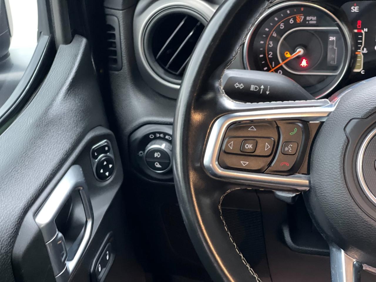 2020 Jeep Gladiator SPORT Photo