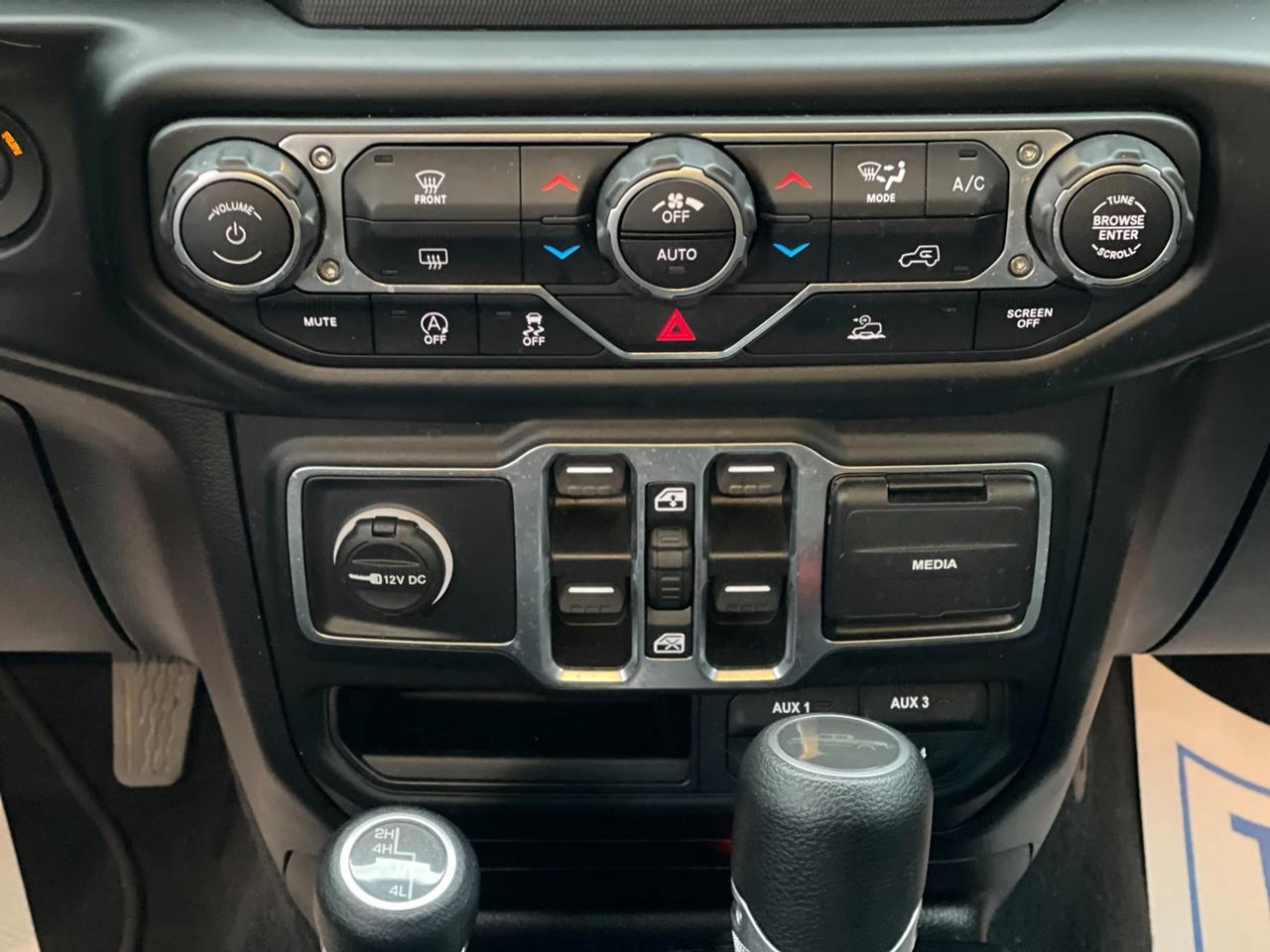 2020 Jeep Gladiator SPORT Photo