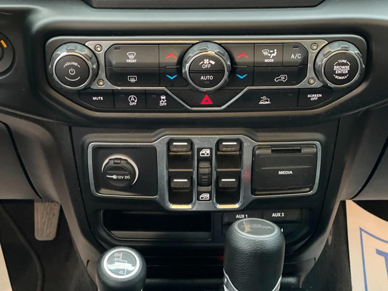 2020 Jeep Gladiator SPORT Photo