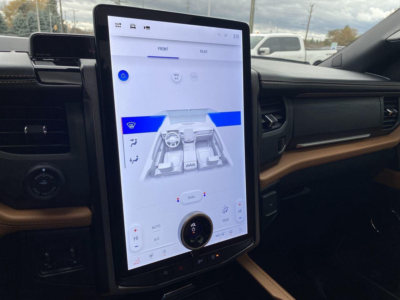 2024 Ford Expedition Platinum Max Photo