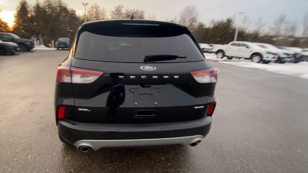 2022 Ford Escape SEL Photo