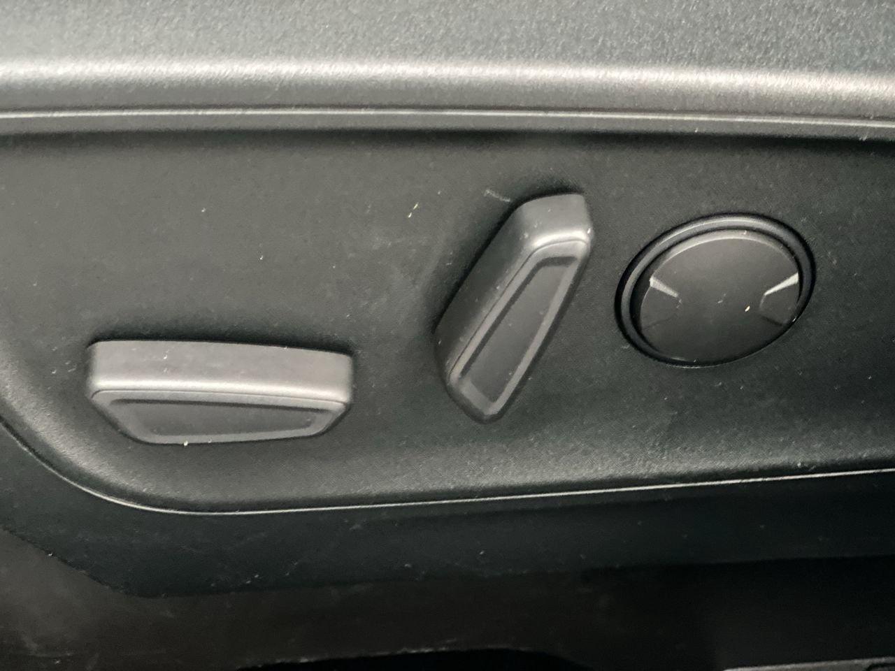 2022 Ford Escape SEL Photo