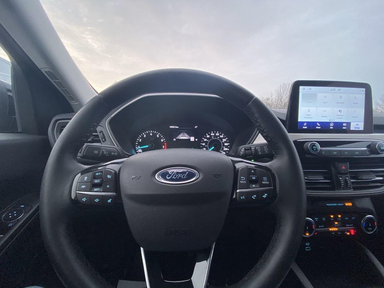 2022 Ford Escape SEL Photo