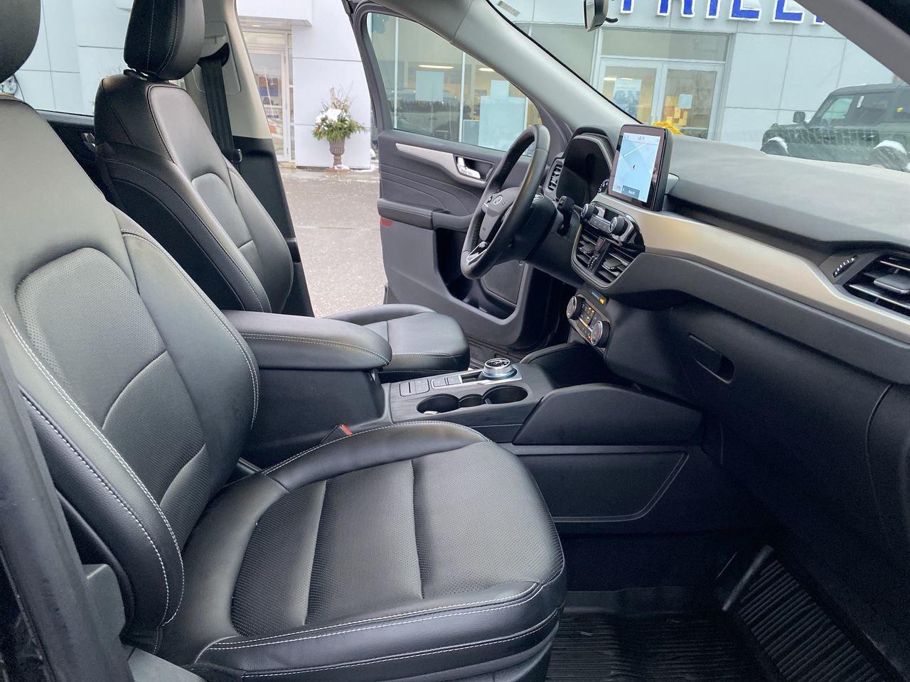 2022 Ford Escape SEL Photo