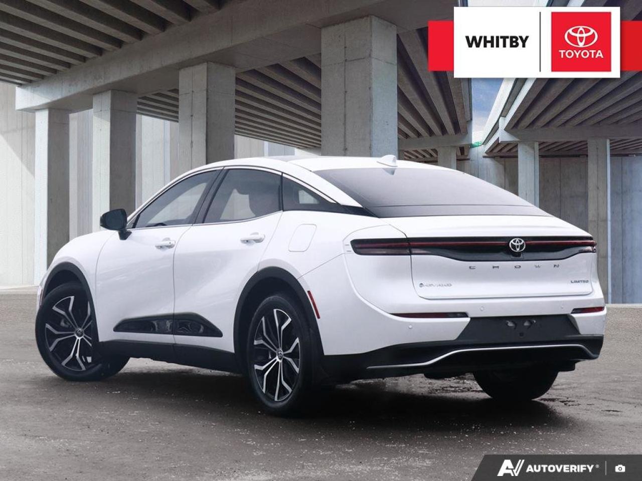 2025 Toyota Crown Limited Hybrid HEV Photo