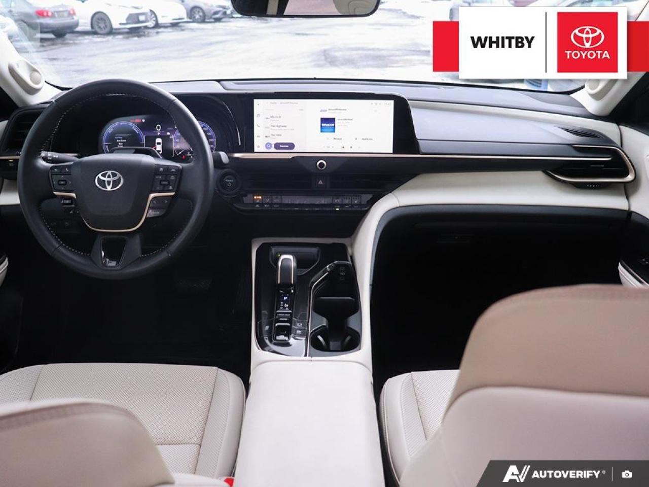 2025 Toyota Crown Limited Hybrid HEV Photo