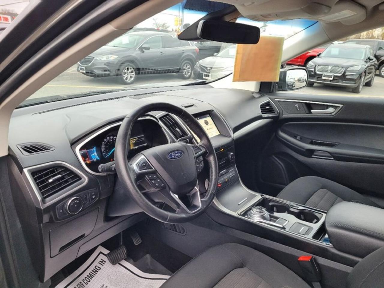 2019 Ford Edge SEL AWD Photo