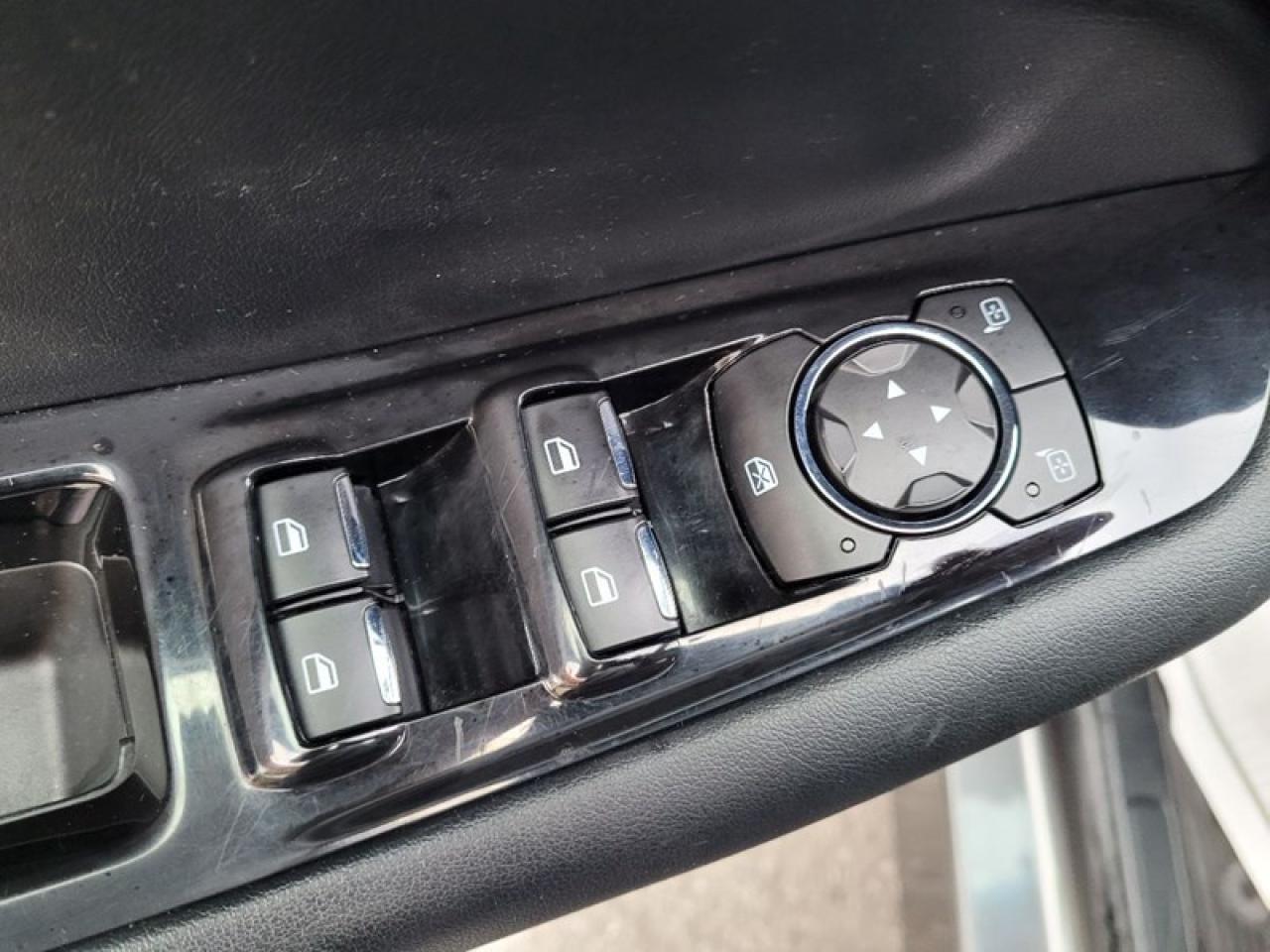 2019 Ford Edge SEL AWD Photo