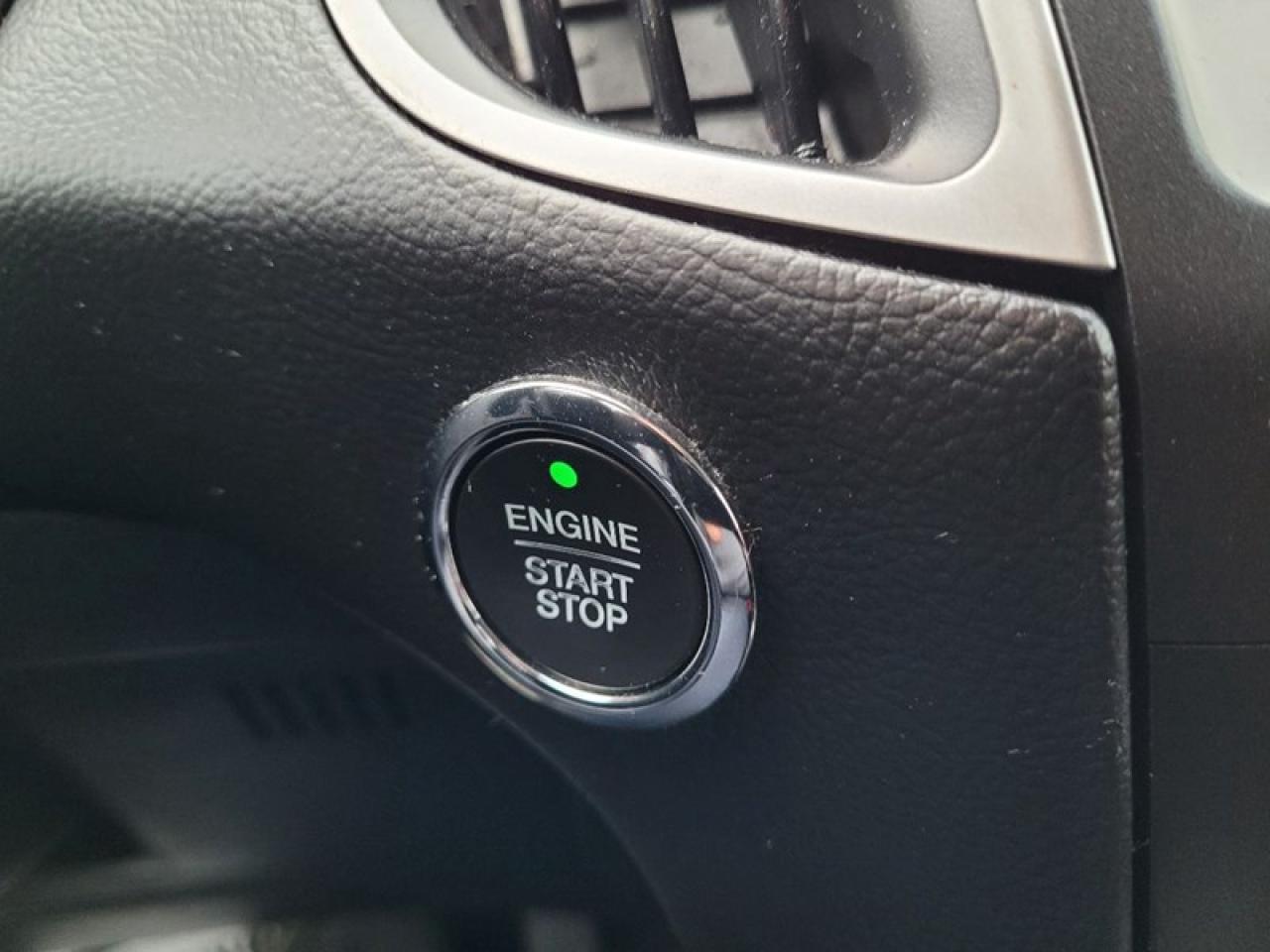 2019 Ford Edge SEL AWD Photo