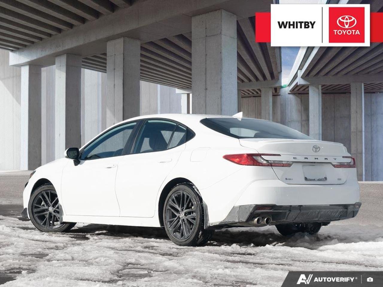 2025 Toyota Camry SE HYBRID 2.5L Photo