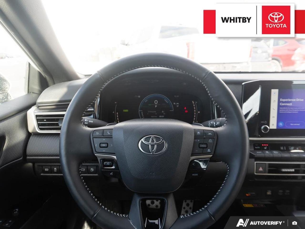 2025 Toyota Camry SE HYBRID 2.5L Photo