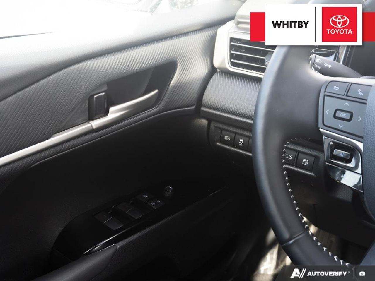 2025 Toyota Camry SE HYBRID 2.5L Photo