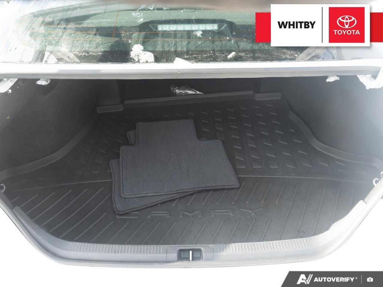 2025 Toyota Camry SE HYBRID 2.5L Photo