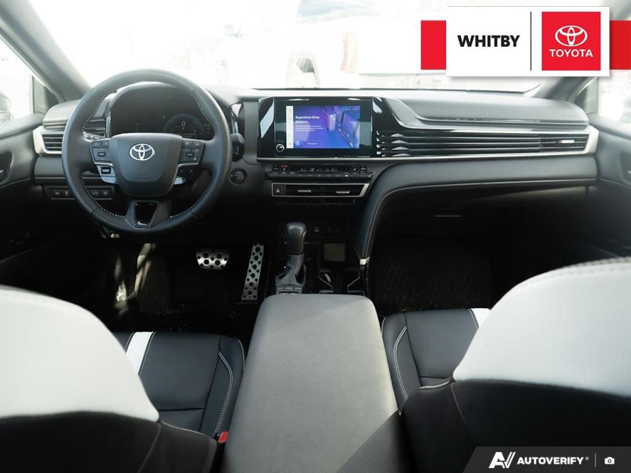 2025 Toyota Camry SE HYBRID 2.5L Photo