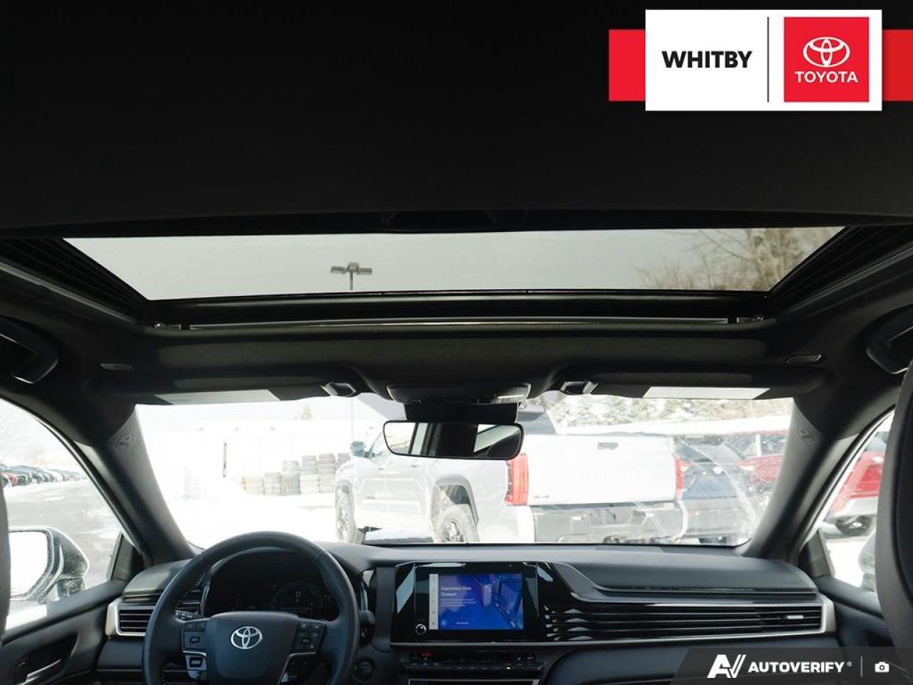 2025 Toyota Camry SE HYBRID 2.5L Photo