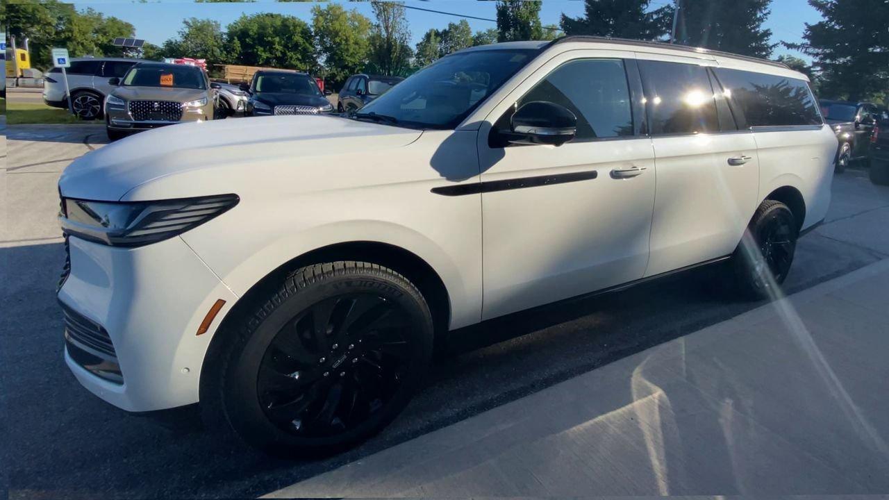 2025 Lincoln Navigator Reserve L Photo3