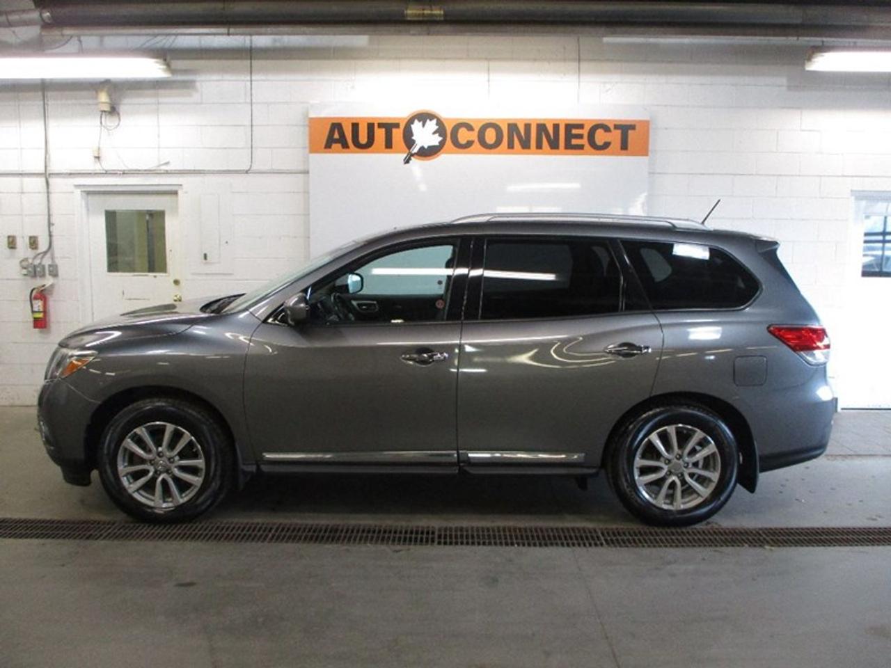 2016 Nissan Pathfinder SL 4WD Photo