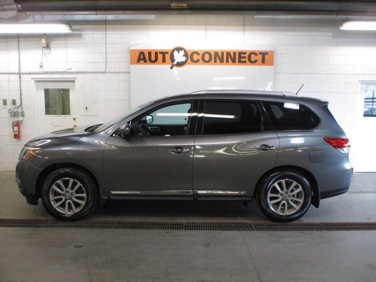 2016 Nissan Pathfinder SL 4WD Photo