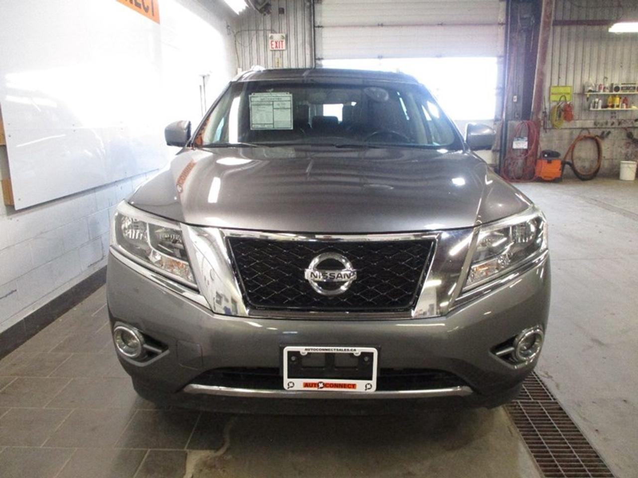 2016 Nissan Pathfinder SL 4WD Photo