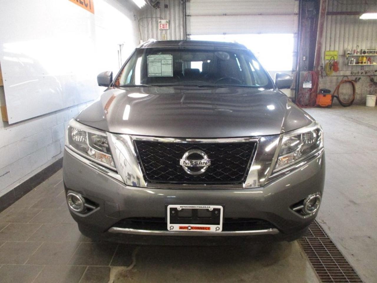 2016 Nissan Pathfinder SL 4WD Photo
