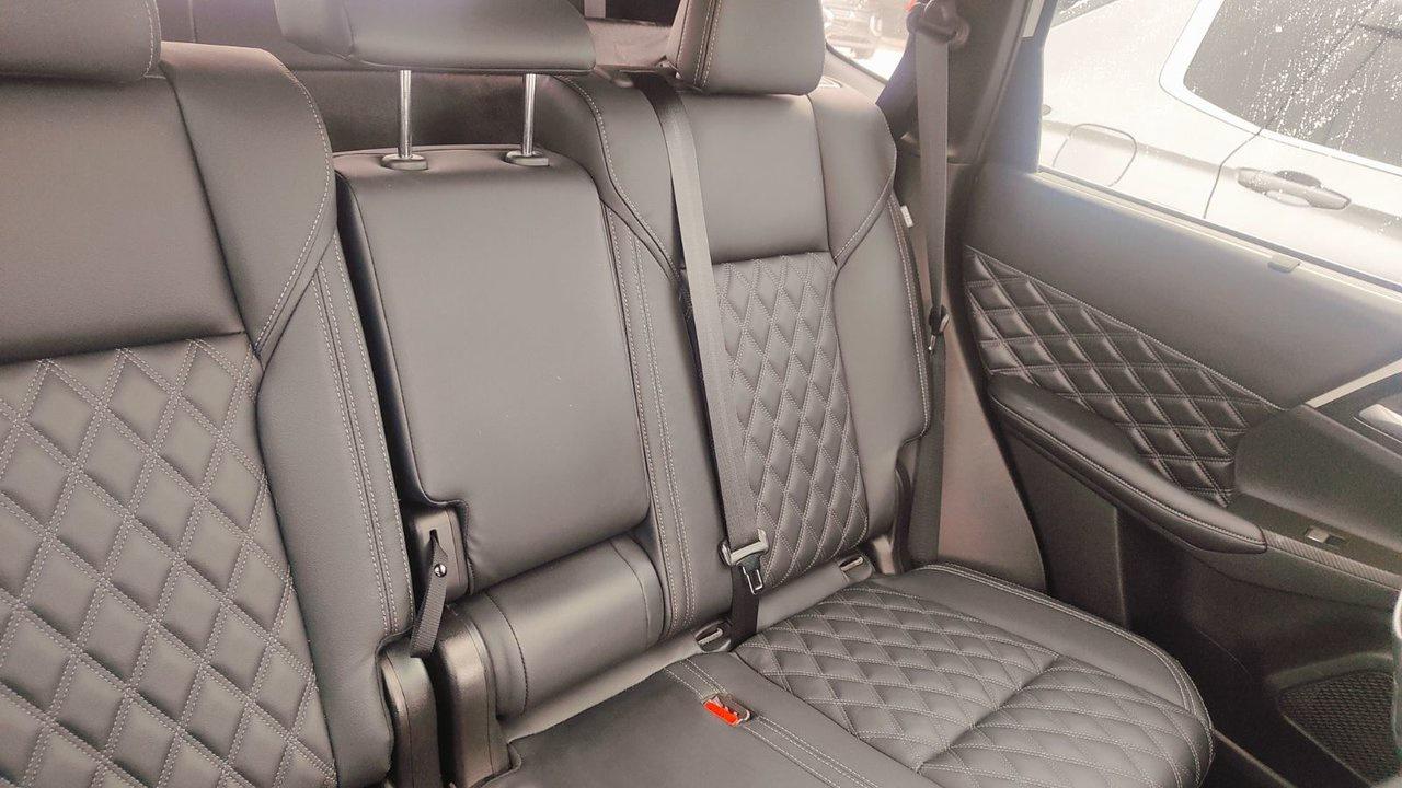 2023 Mitsubishi Outlander PHEV GT Photo