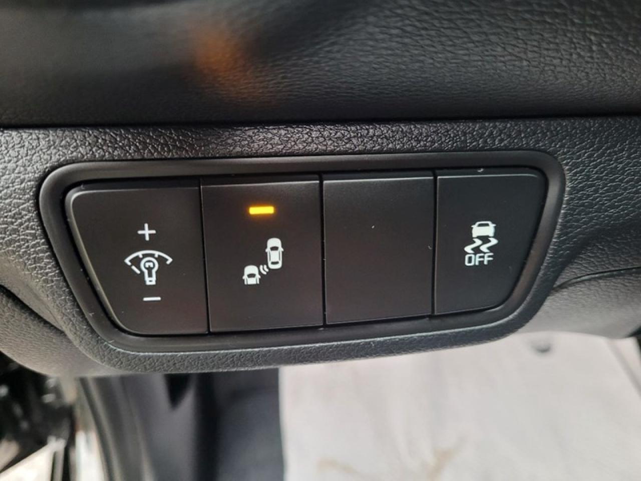 2023 Kia Forte EX Premium Photo