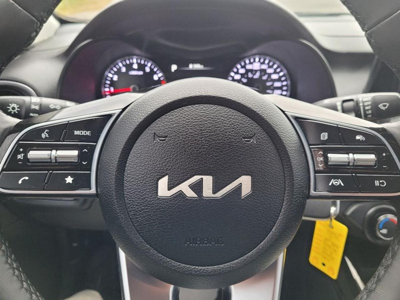 2023 Kia Forte EX Premium Photo