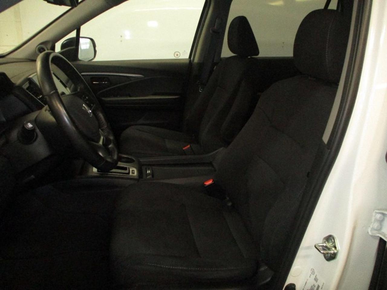 2020 Honda Pilot EX AWD Photo3