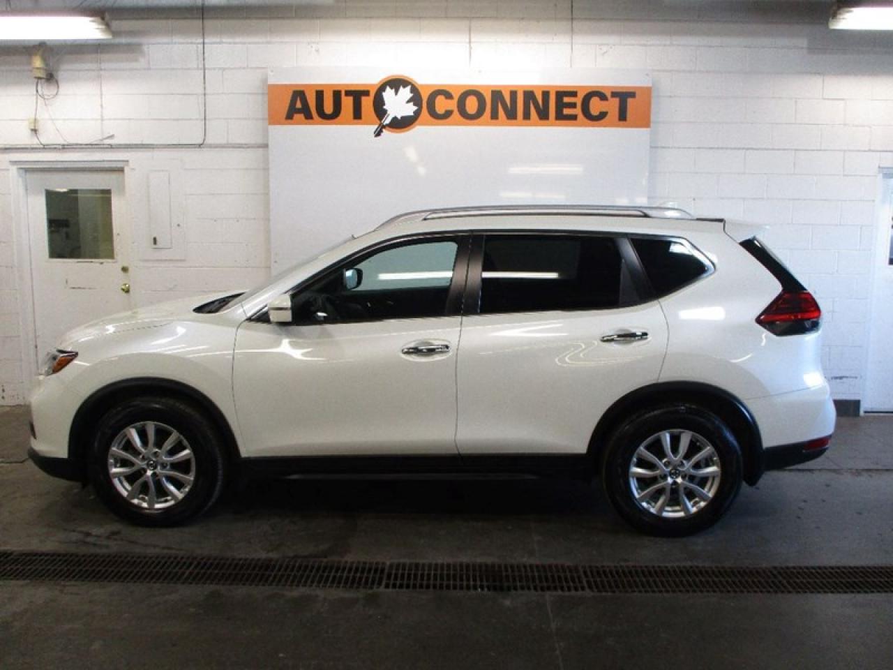 2017 Nissan Rogue SV Photo